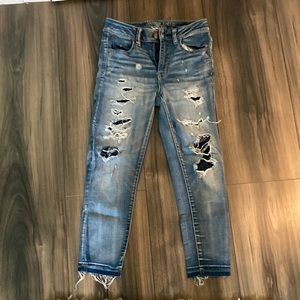 Women’s American eagle distressed jeans/jeggings